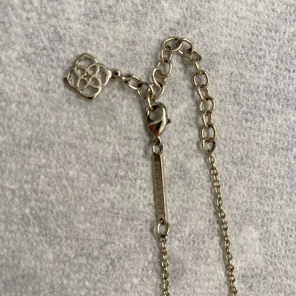 Classic Kendra Scott Necklace - Picture 3 of 3